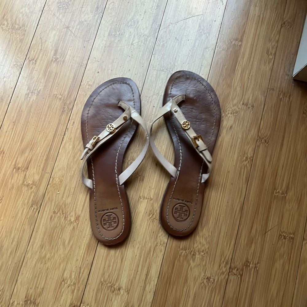 Tory Burch Metallic Sandals Elegant Summer Footwear